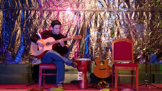 Mẹ yêu con - Chuyển soạn & biểu diễn Lê Hùng Phong